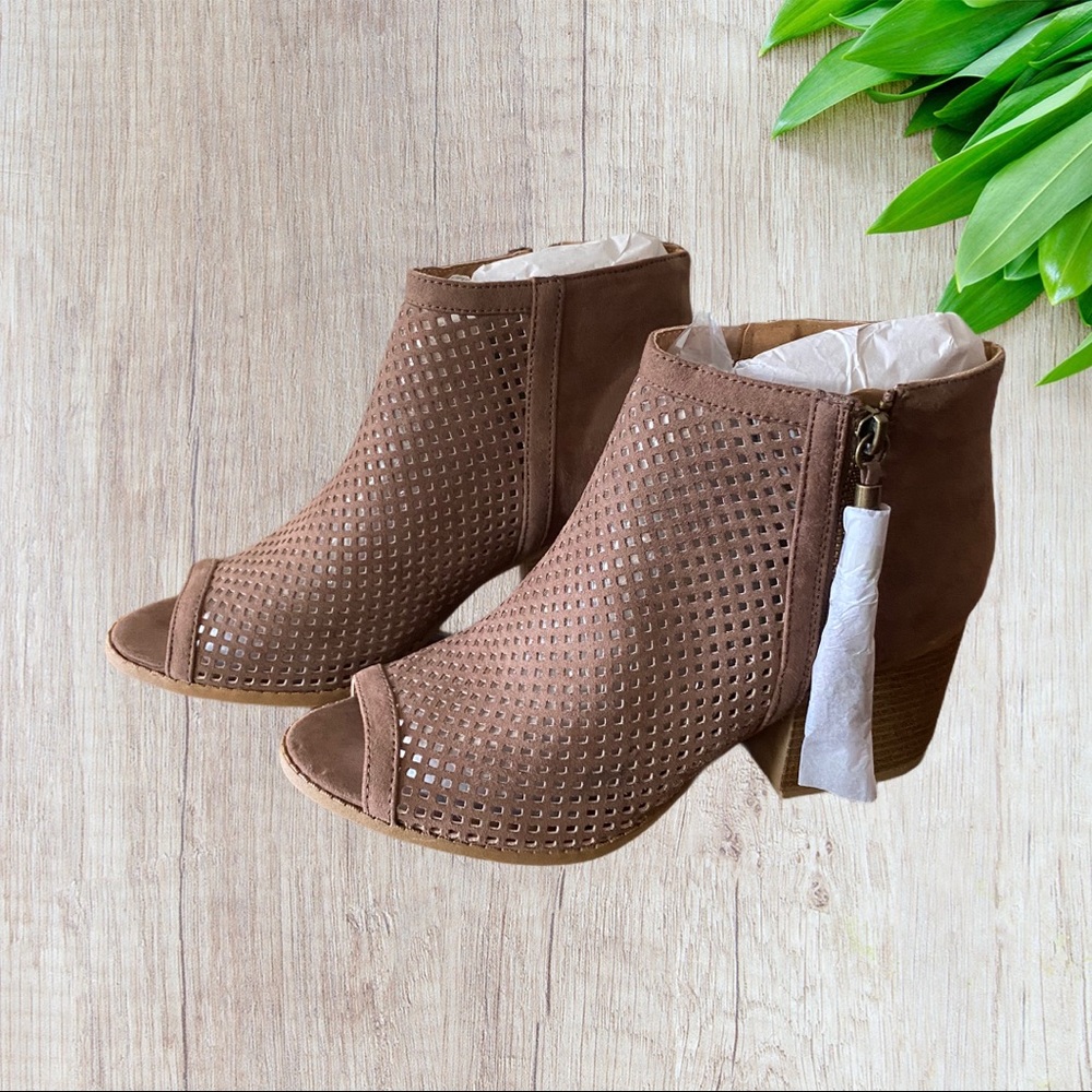 🎉HP🎉Brown Vegan Suede Peep Toe Ankle Booties - Picture 3 of 4